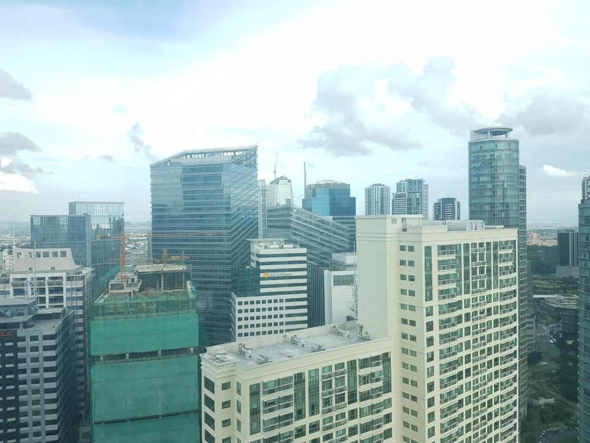 2 Bedroom Condo For Rent in 8 Forbestown Road BGC near Burgos Circle09