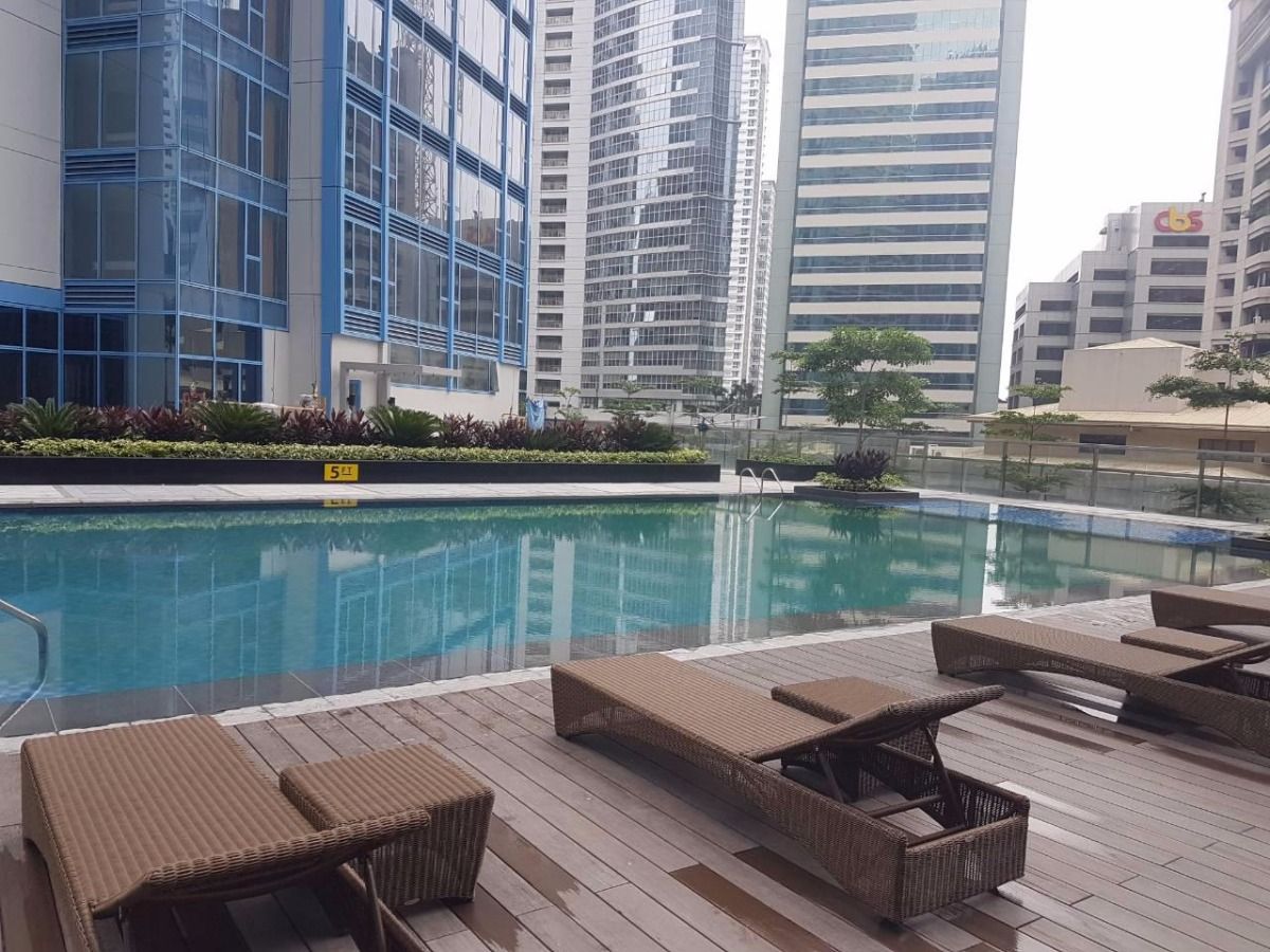 Studio Condo For Rent in Three Central Makati Near PBCom and RCBC Furnished04