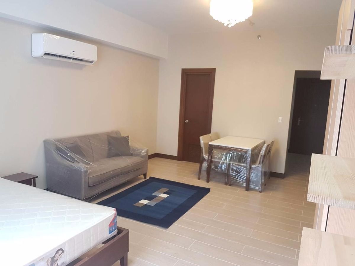 Studio Condo For Rent in Three Central Makati Near PBCom and RCBC Furnished05