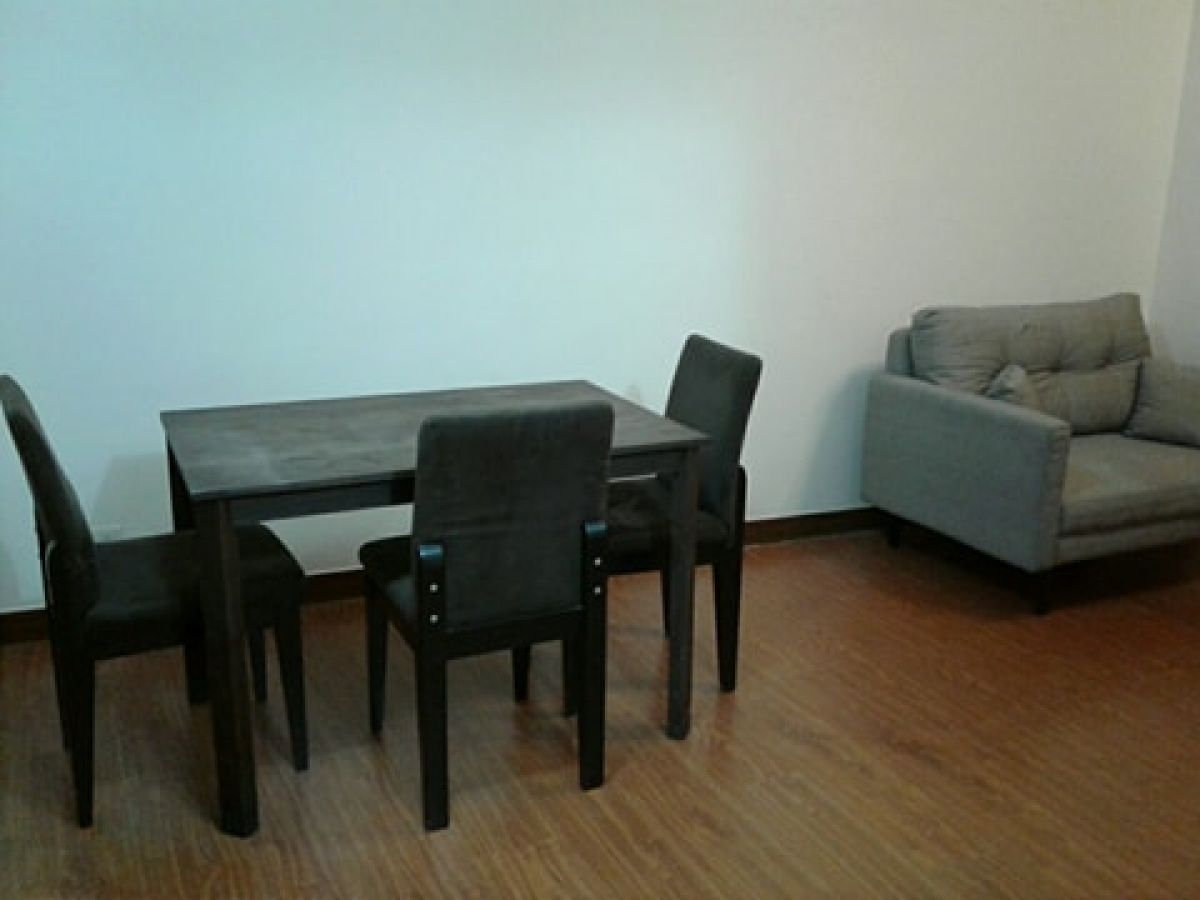 "Fully Furnished Eastwood Condo, inclusive of assoc dues and wifi and cable"05