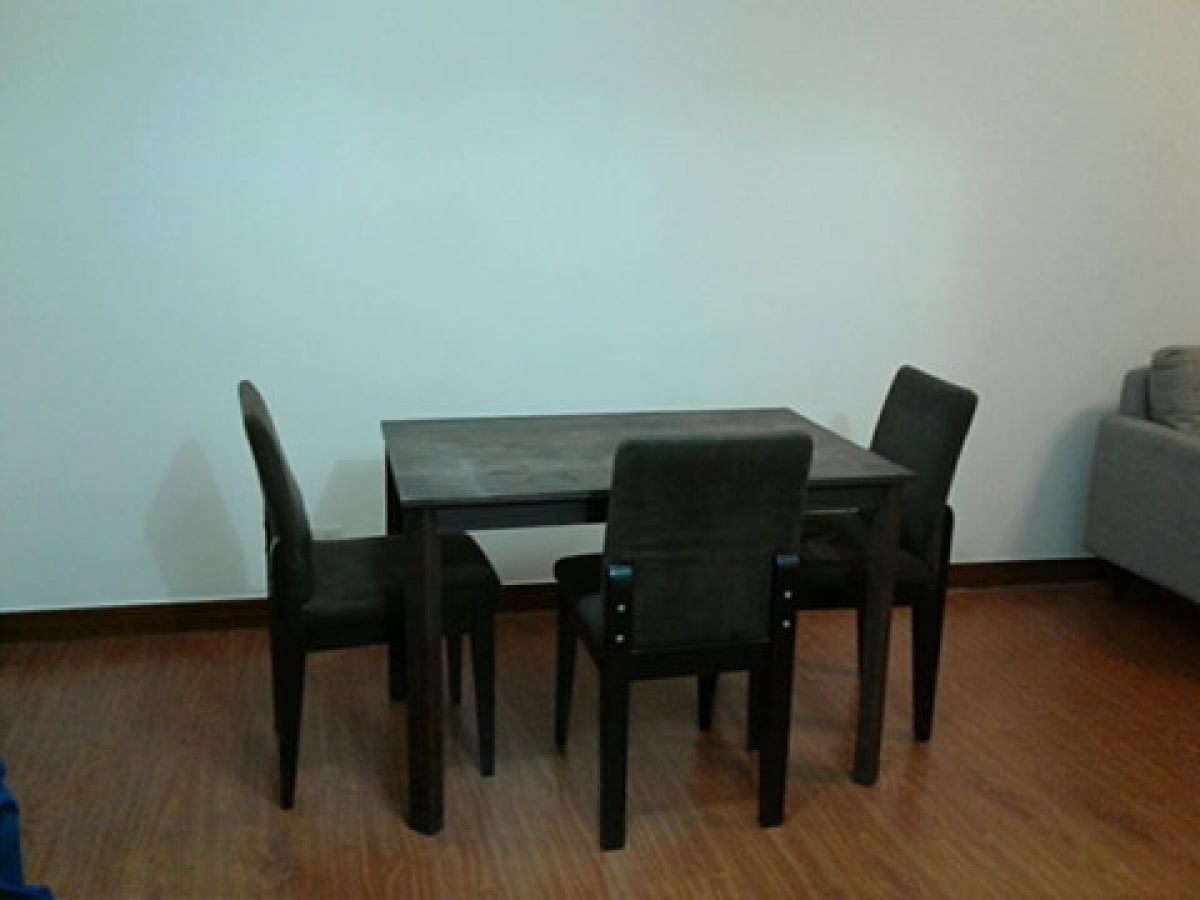 "Fully Furnished Eastwood Condo, inclusive of assoc dues and wifi and cable"06