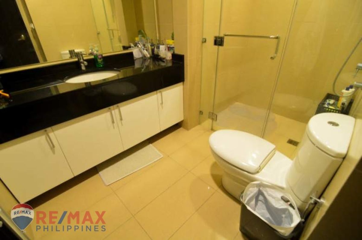 1br West Tower At One Serendra For Rent05