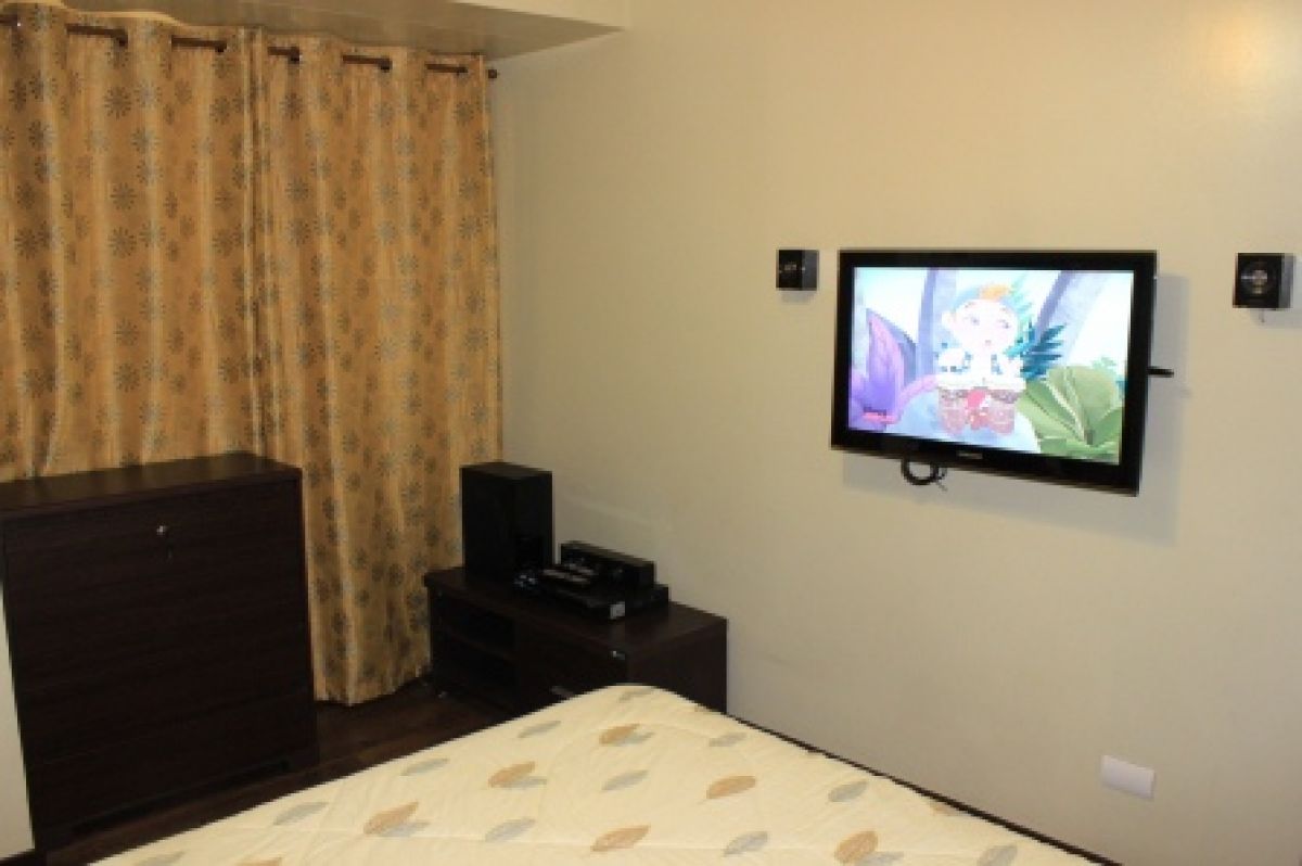"2 Bedroom Furnished Apartment in Royal Palms with Parking, Washing Machine & TD"06