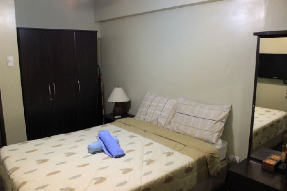 "2 Bedroom Furnished Apartment in Royal Palms with Parking, Washing Machine & TD"08