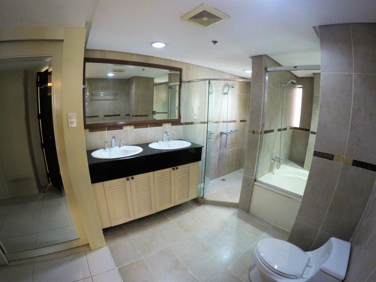 3 Bedroom Unit in Orchard 210