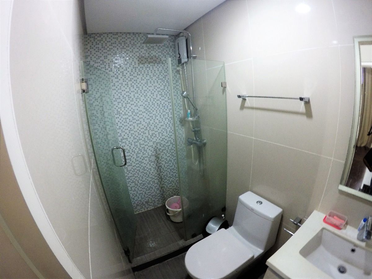 2 Bedroom Unit with Balcony in Twin Oaks Place06