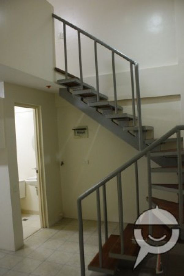 1-bedroom loft at the heart of New Manila03