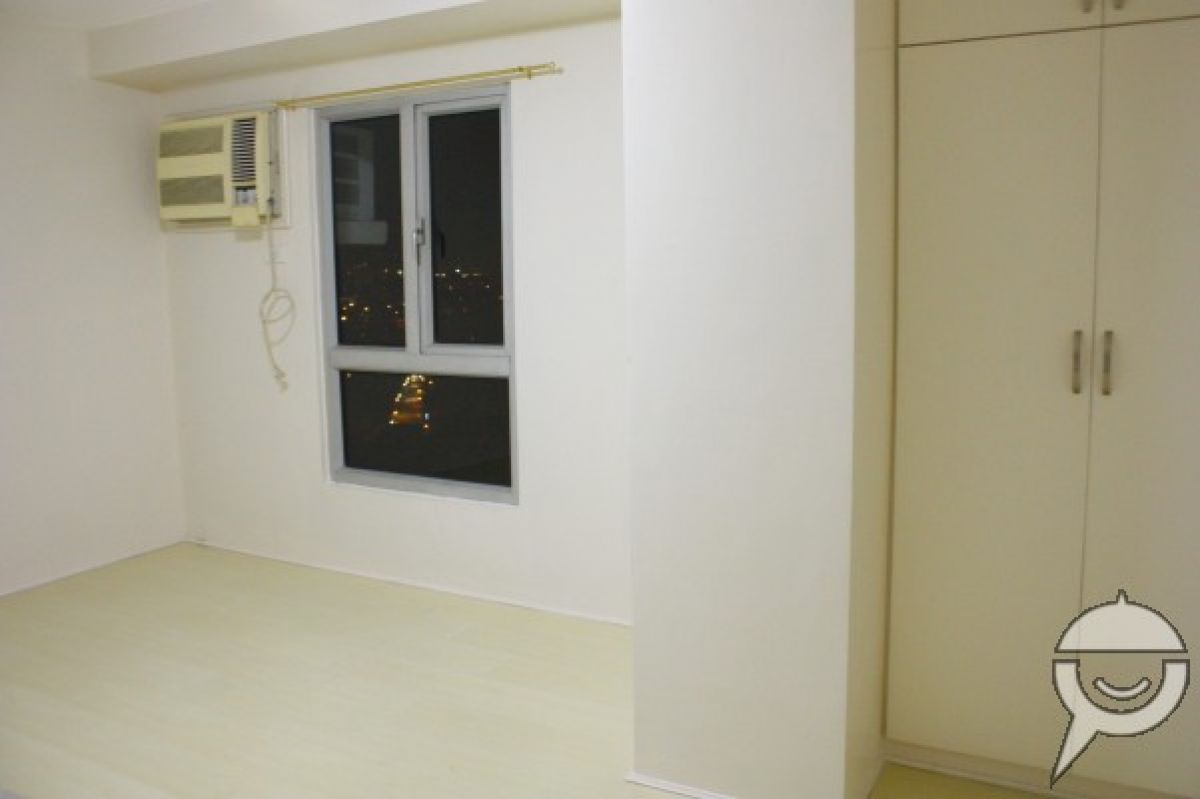 1-bedroom loft at the heart of New Manila04