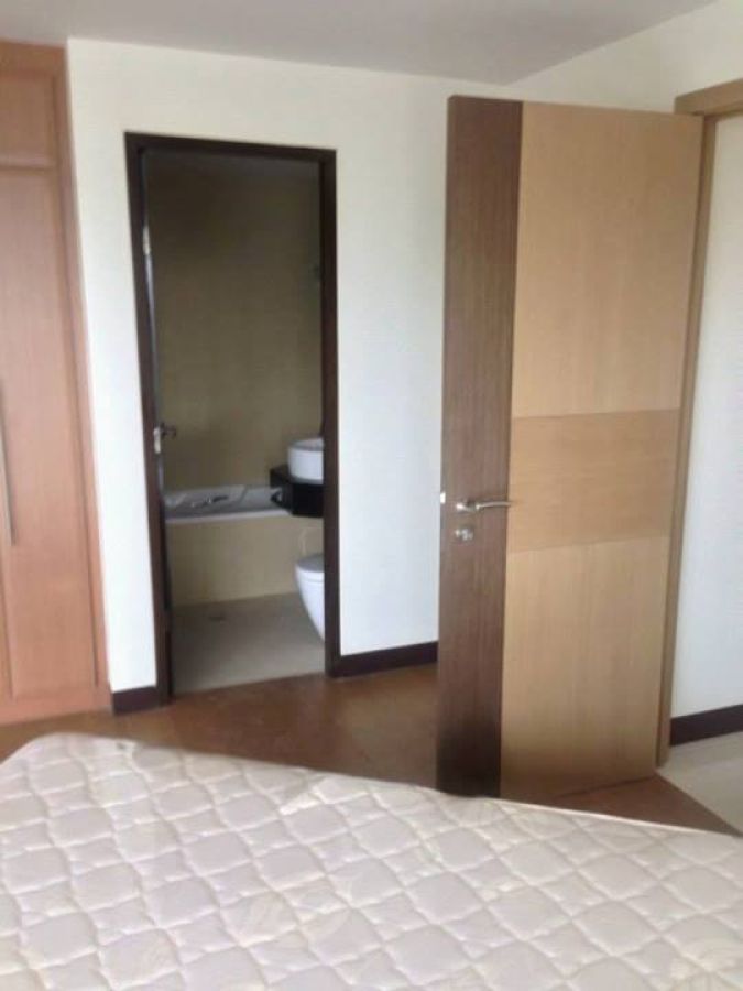 "One Central, 1 Bedroom, Furnished, 56 sqm, Makati City"02