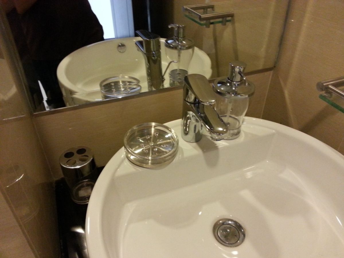 "One Central, 1 Bedroom, Furnished, 56 sqm, Makati City"04