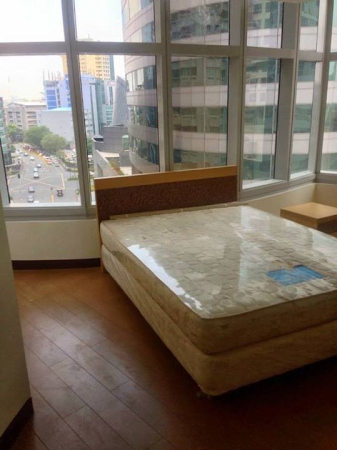"One Central, 1 Bedroom, Furnished, 56 sqm, Makati City"06