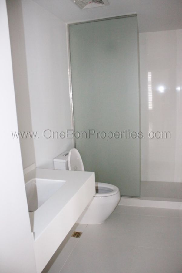 Beaufort West Tower 2BR for Rent04