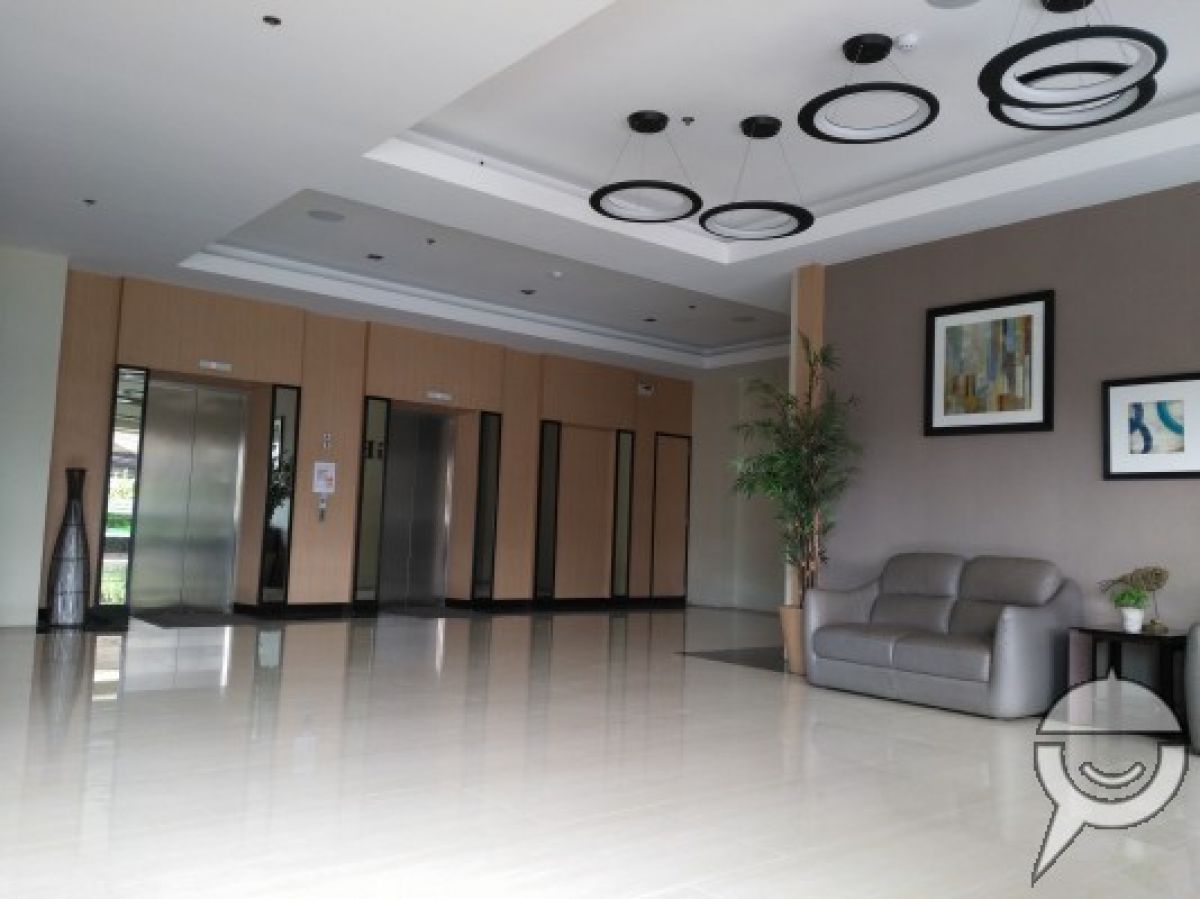 BACOLOD FURNISHED & SPACIOUS Studio Type Condo Unit for RENT04