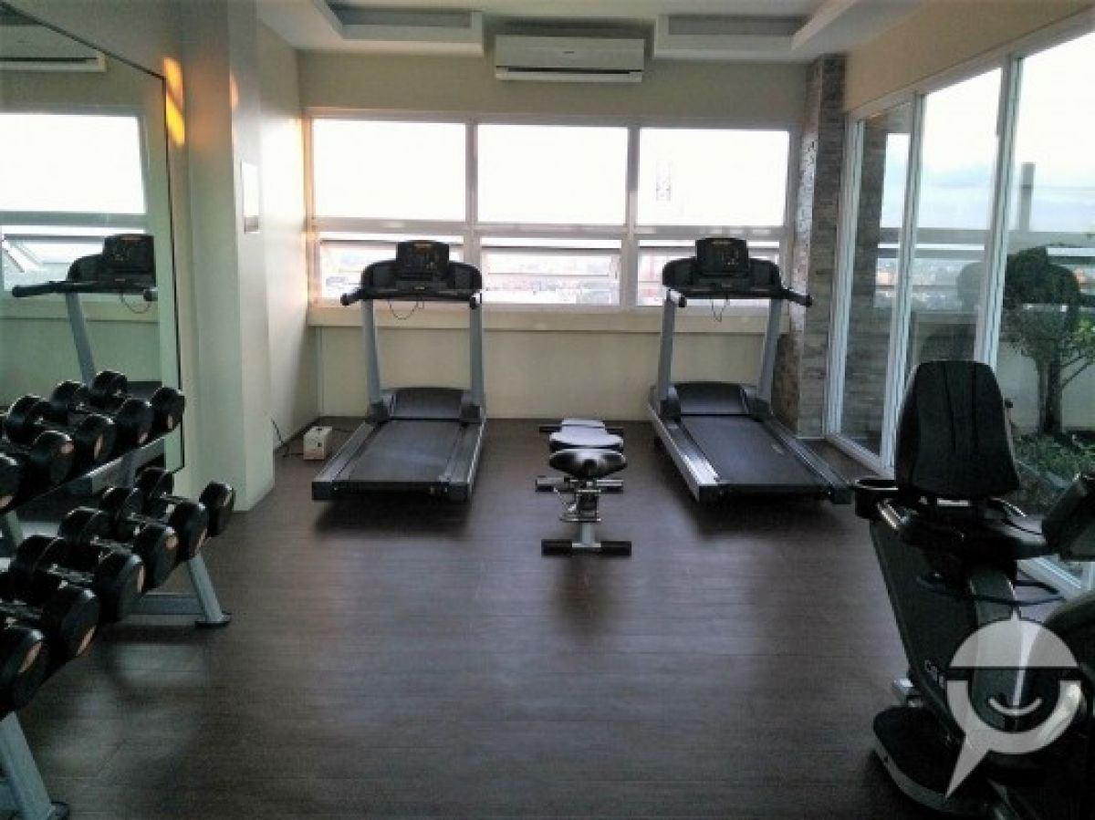BACOLOD FURNISHED & SPACIOUS Studio Type Condo Unit for RENT06