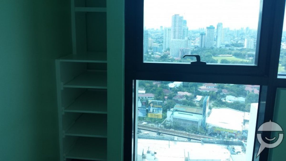 Semi Furnished 3 Bedroom in BSA Twin Towers near ADB Megamall06