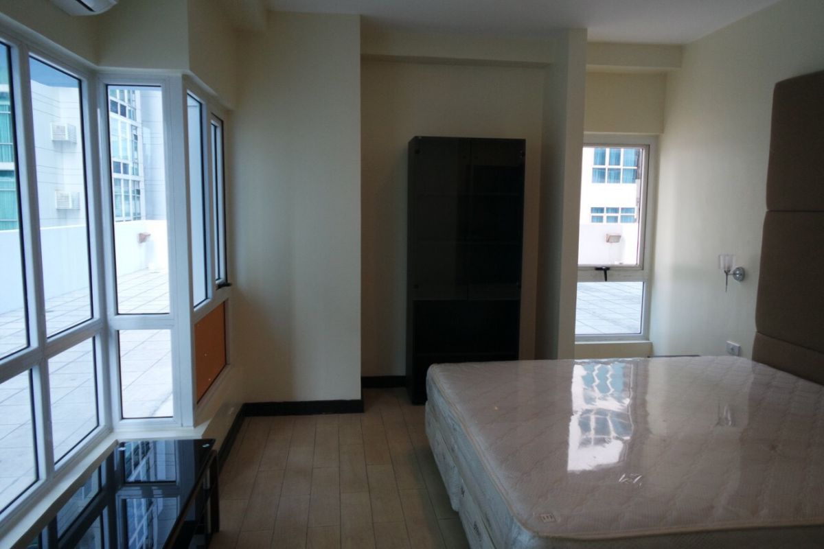 "1 Bedroom condominium unit with Balcony in Fort Palm Spring, BGC Taguig"03