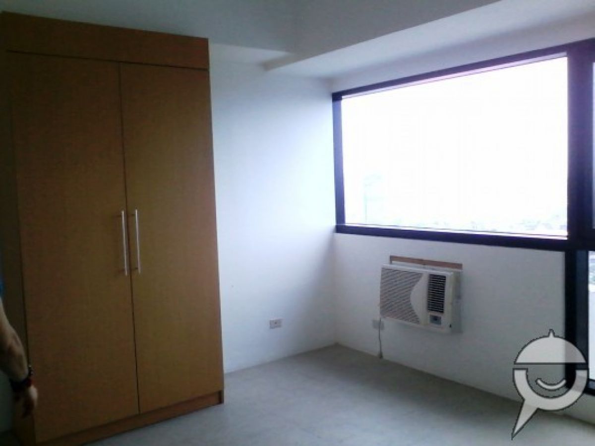 "113 sq.m , 3 Bedroom Condo unit For rent!"02