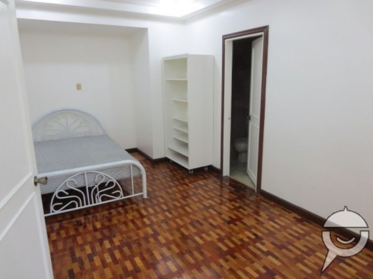 "3 Bedroom Condo Unit in Dela Costa, Makati City"03