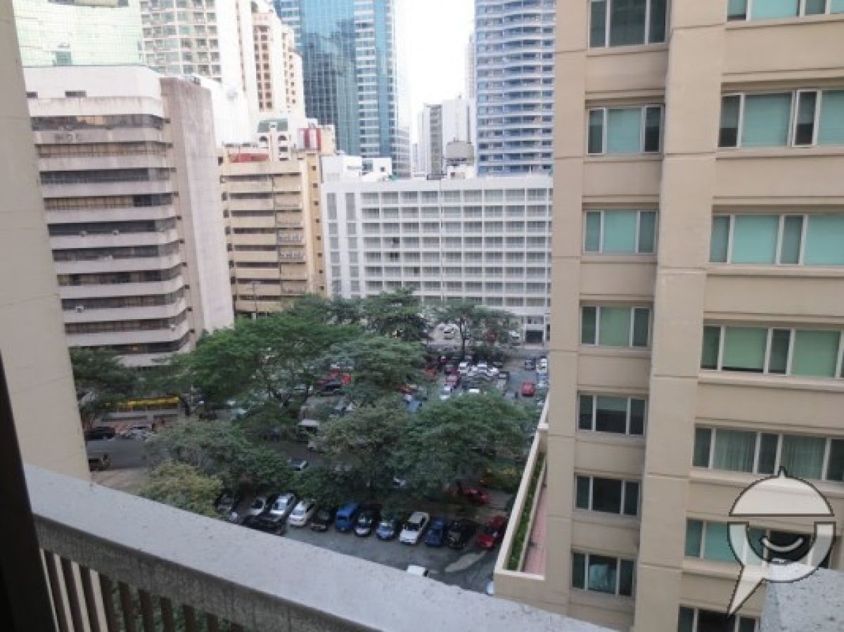 "3 Bedroom Condo Unit in Dela Costa, Makati City"04
