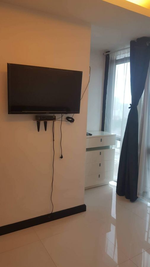 Studio fully furnished with nice view at ADB Avenue Ortigas05