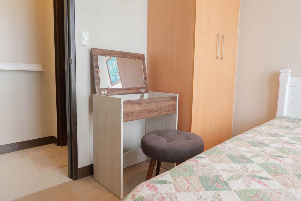 1 Bedroom fully furnished unit in The Florence Tower 1 Mckinley Hill Fort08