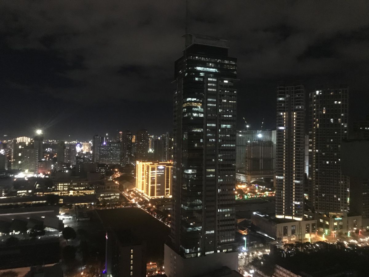 2 Bedroom with City Lights View09