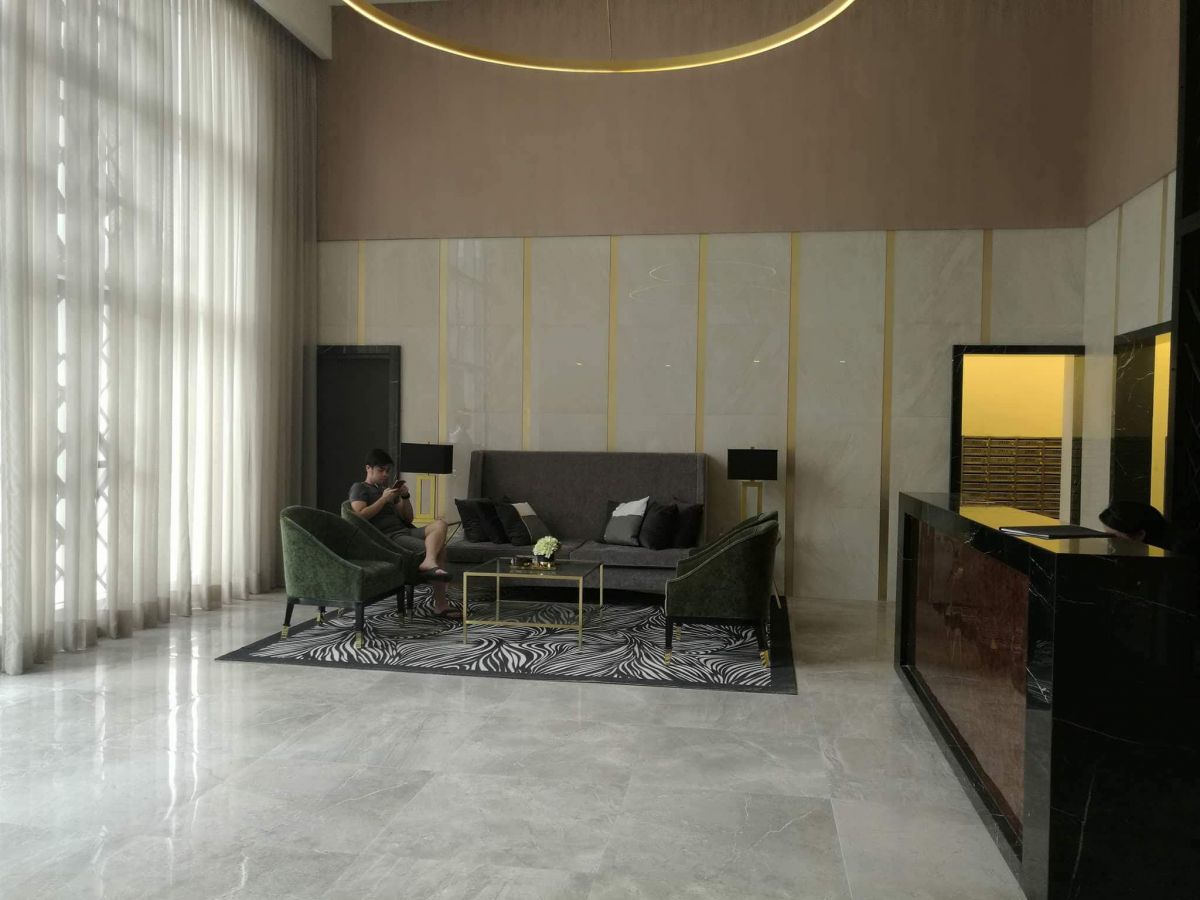 One bedroom condominium for rent in One Maridien in High near The Finance Tower04