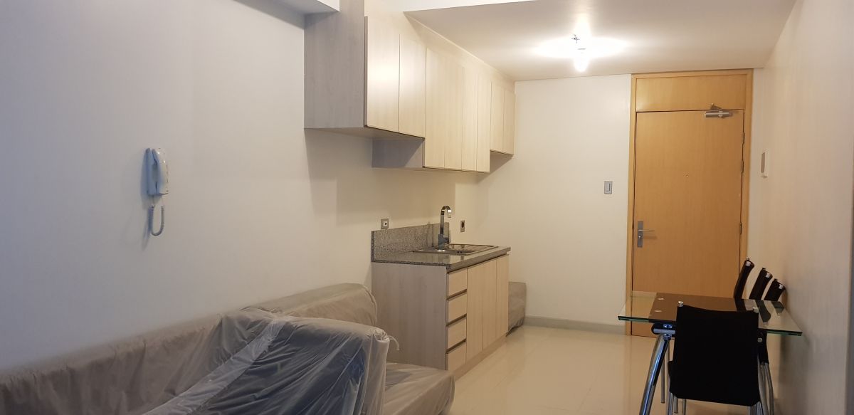For rent 1 bedroom in Signa Designer Residences in Salcedo Village along Valero06