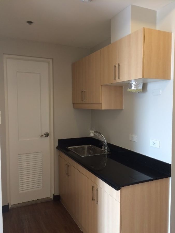 1 Bedroom Bare For Rent Pasay Near Resorts World09