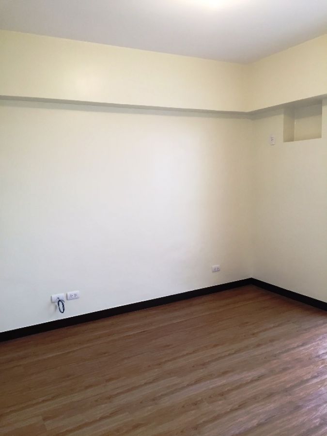 Affordable 2 Bedroom Bare For Rent Zinnia Towers in Balintawak EDSA08