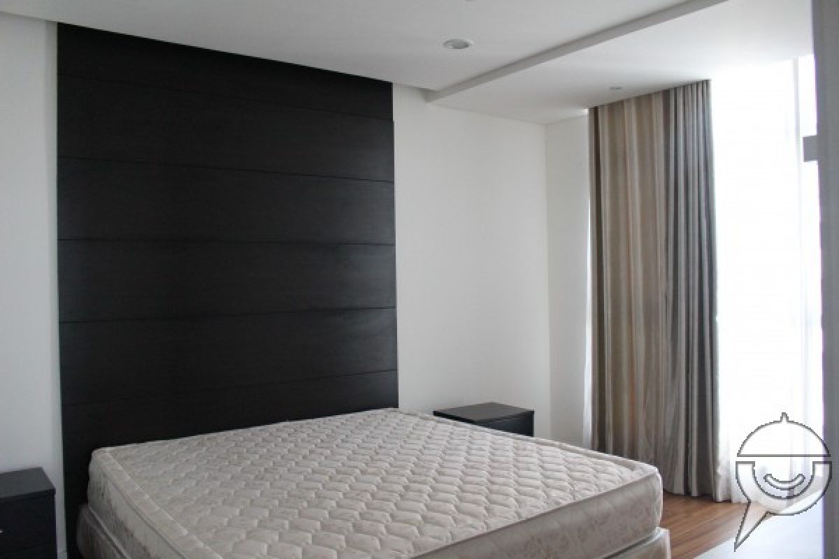 3 bedroom condo unit for rent with paking at  Crescent Park Residences09
