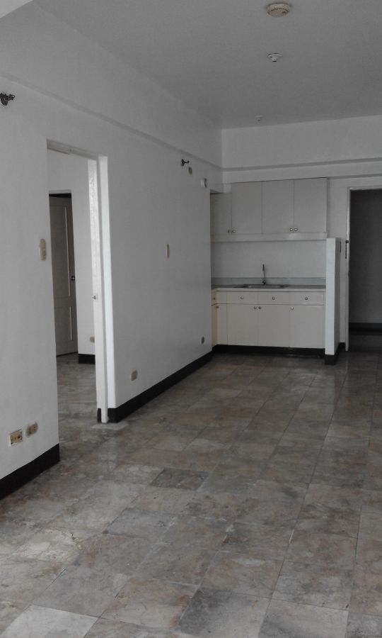 1 Bedroom Unit for Rent in Burgundy Westbay Tower03