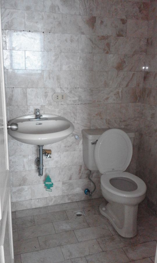 1 Bedroom Unit for Rent in Burgundy Westbay Tower05