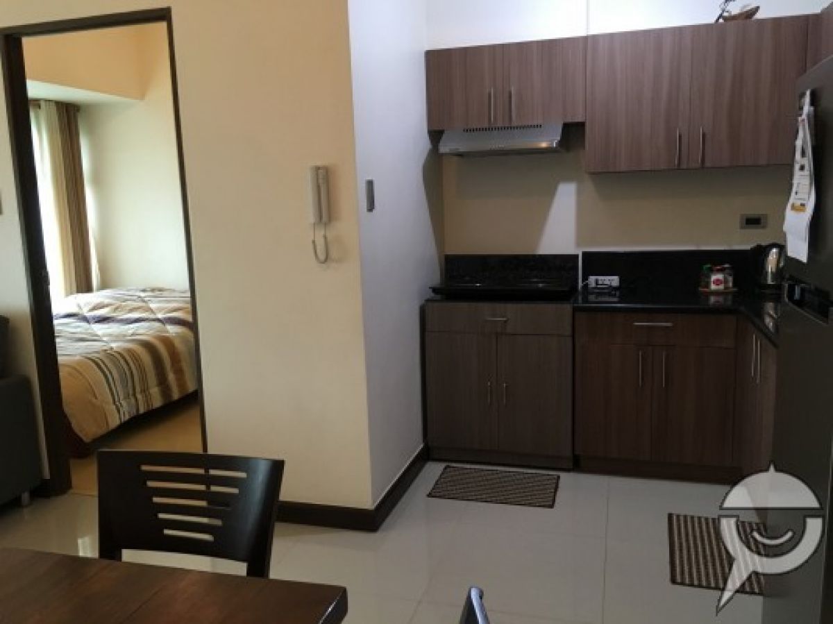 1 Bedroom Condominium Unit For rent facing Robinsons Magnolia Mall08