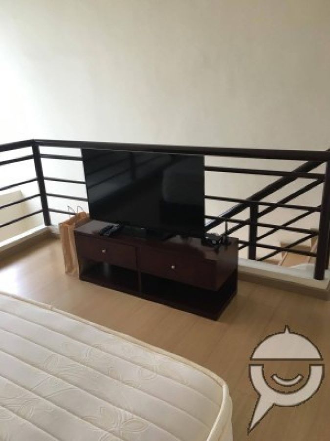 1BR loft type condominium in BGC09