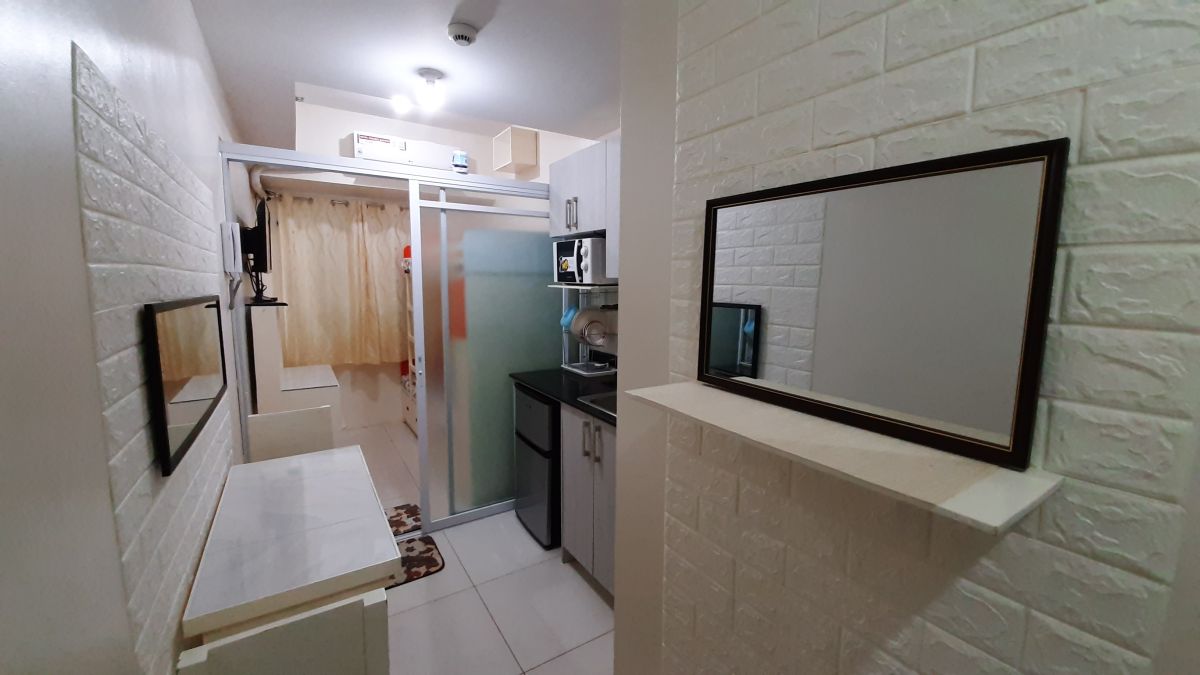 "1 studio type unit beside La Salle Taft for rent at Php 15,000/month"05