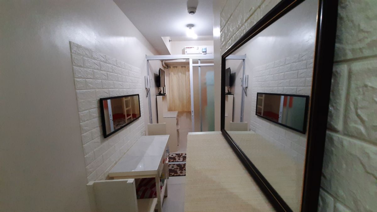 "1 studio type unit beside La Salle Taft for rent at Php 15,000/month"06