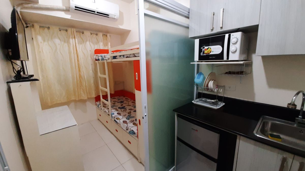 "1 studio type unit beside La Salle Taft for rent at Php 15,000/month"08