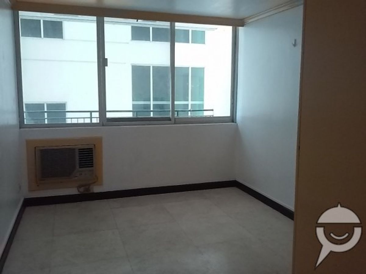 Wack Wack Twin Towers studio for rent 15k a month02