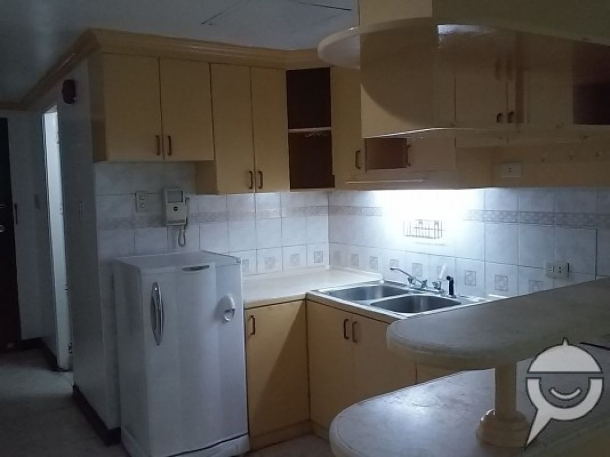 Wack Wack Twin Towers studio for rent 15k a month03