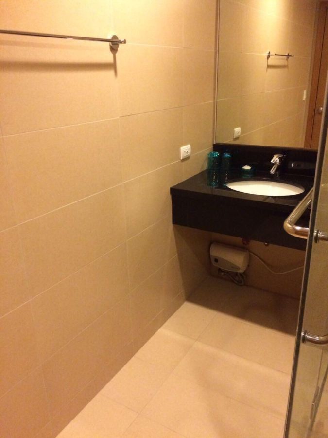 Studio Condo Unit For Rent in Park Terraces Makati Near Greenbelt Furnished08
