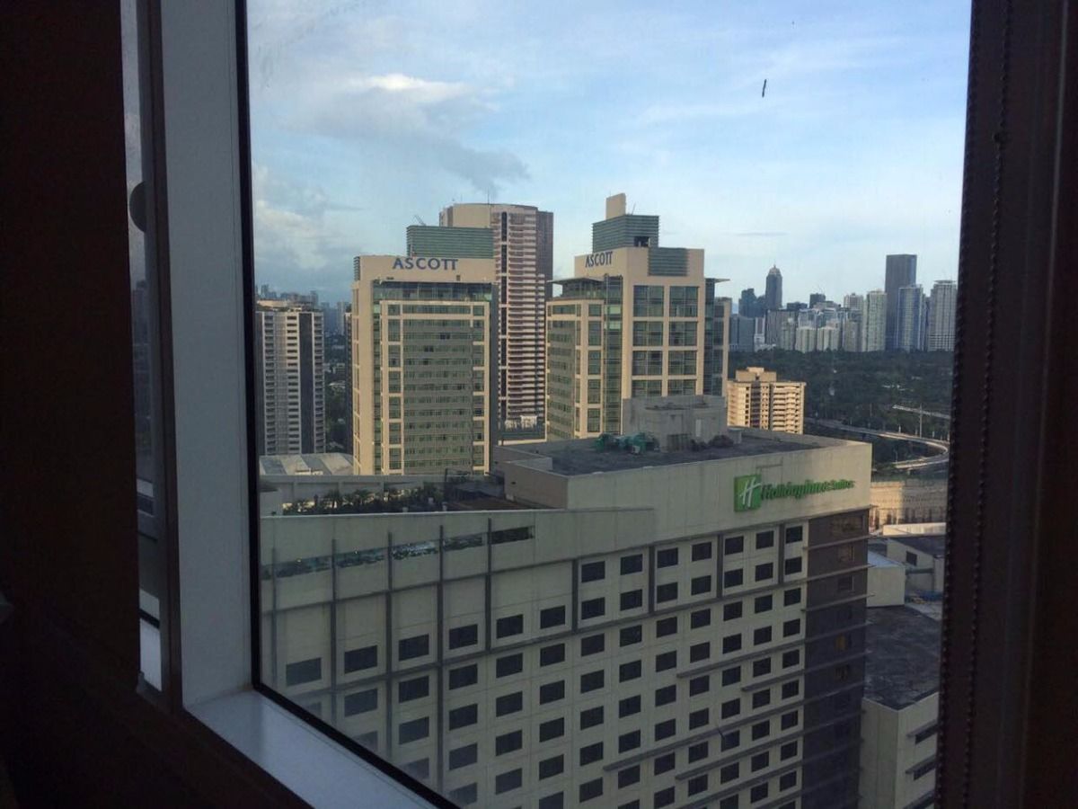 Studio Condo Unit For Rent in Park Terraces Makati Near Greenbelt Furnished09