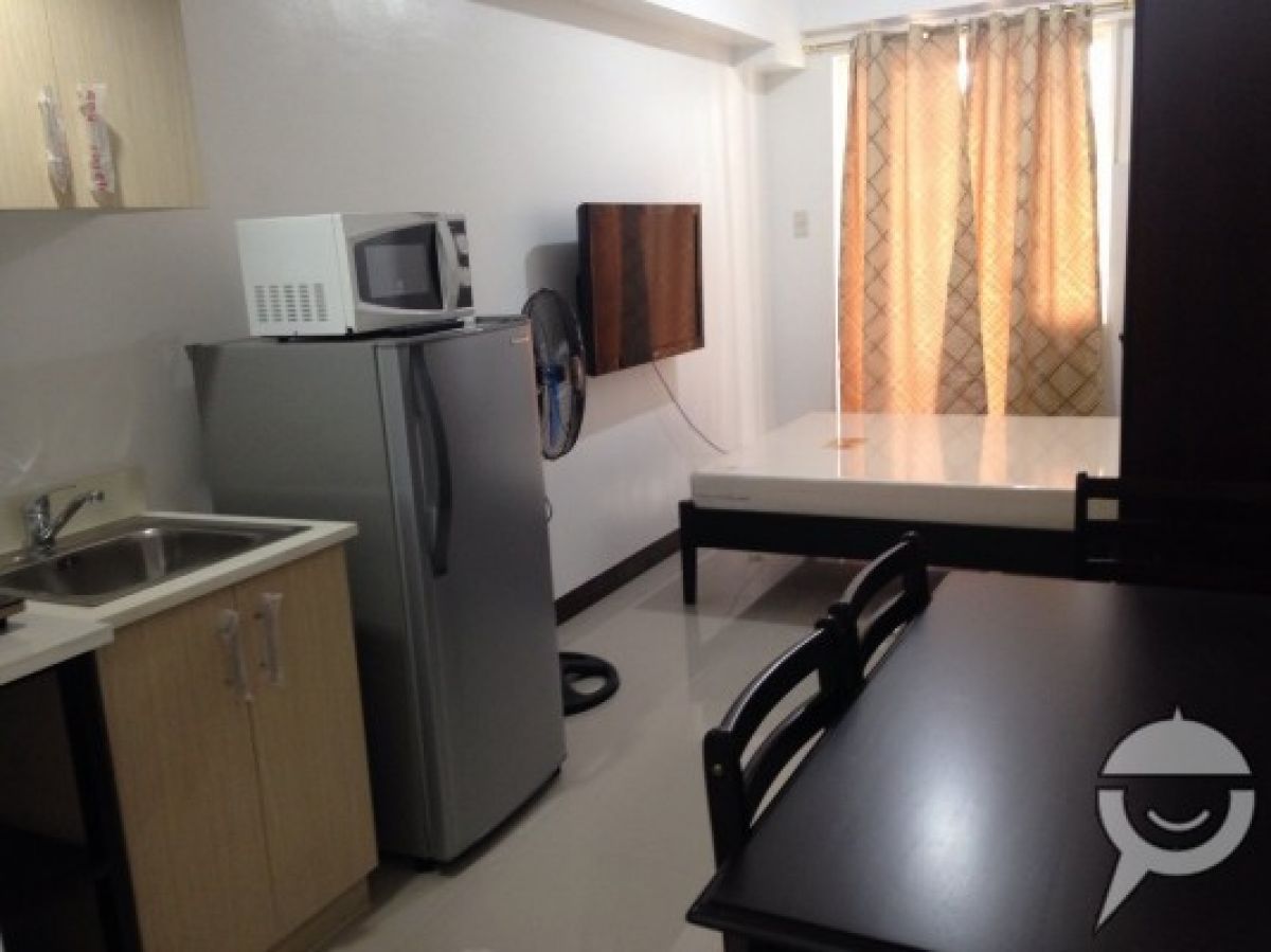 Pine Crest Condominium for Rent05