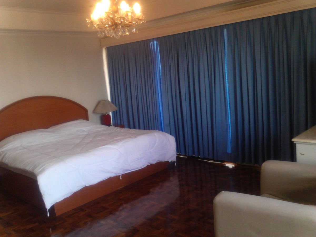 Pacific Plaza BGC 290 sqm 3 BR Semi furnished P290K + dues and vat w/ 2parking03