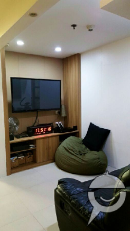 110sqm Fully Furnished 2BR Corner Unit with Parking04