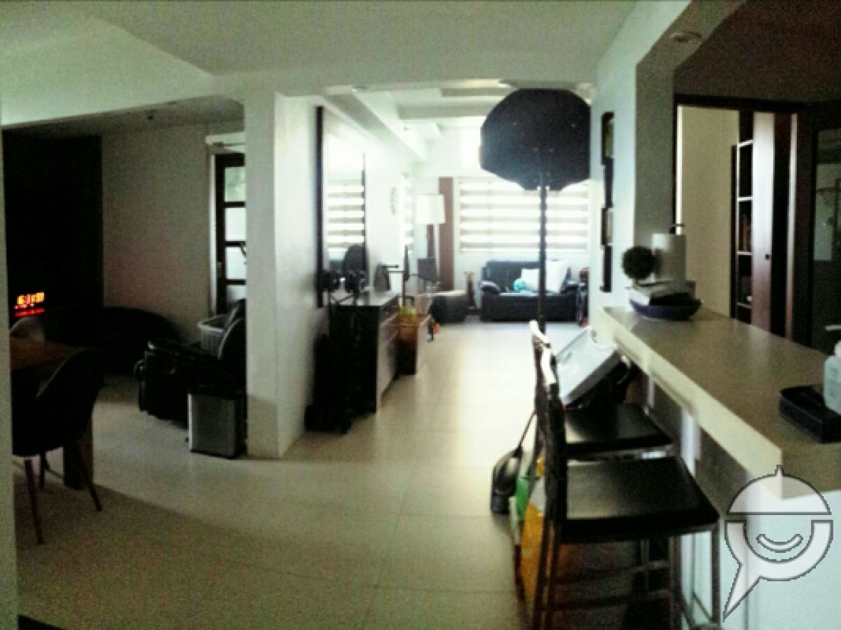110sqm Fully Furnished 2BR Corner Unit with Parking09