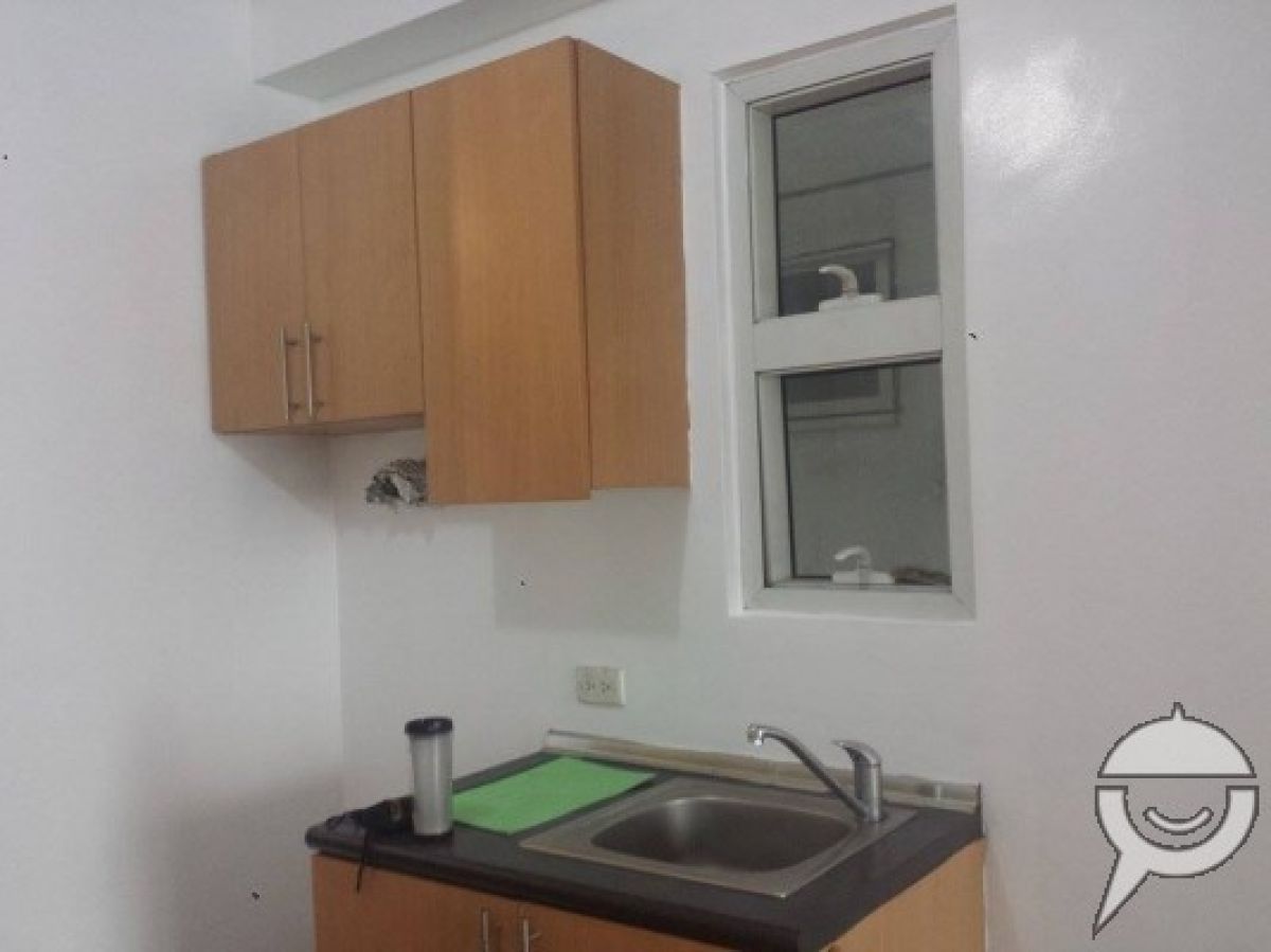 Condo for rent in Columns Ayala05