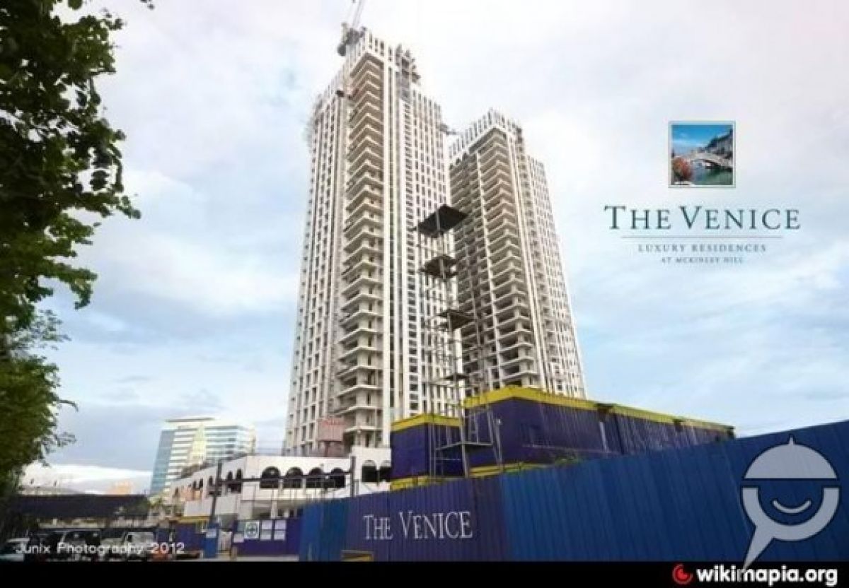 For Rent Unit 2BR Venice Luxury Residence03