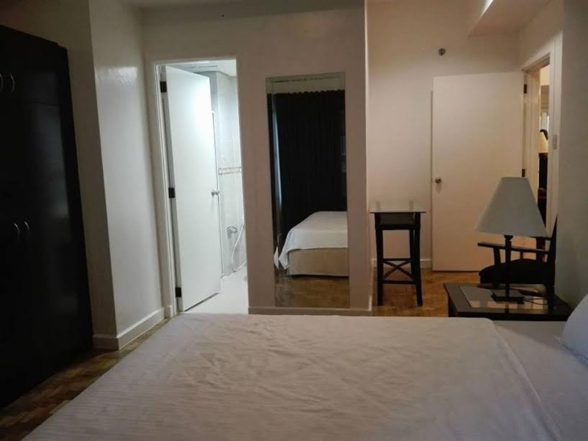 For Rent 2 bedroom fully furnished in Manhattan Square Makati03
