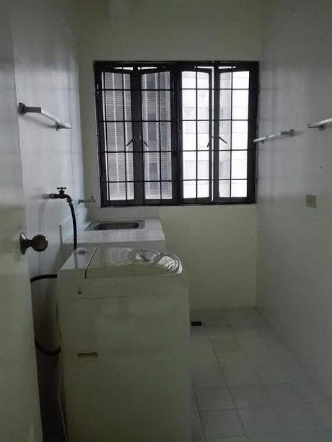 For Rent 2 bedroom fully furnished in Manhattan Square Makati06